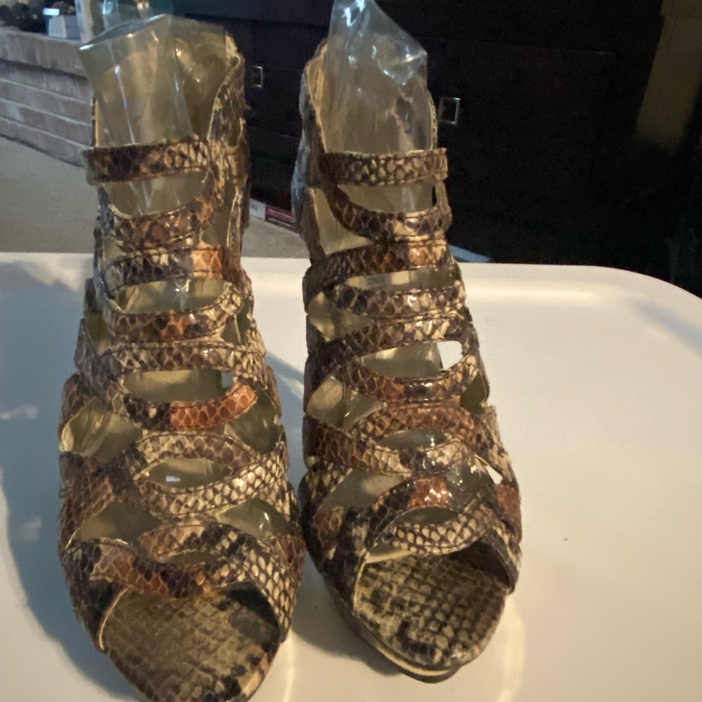 Jlo Snake heels shoes brown multi color pet free smoke free home like new